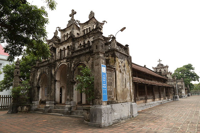 10 must sees in Ninh Binh phat diem cathedral